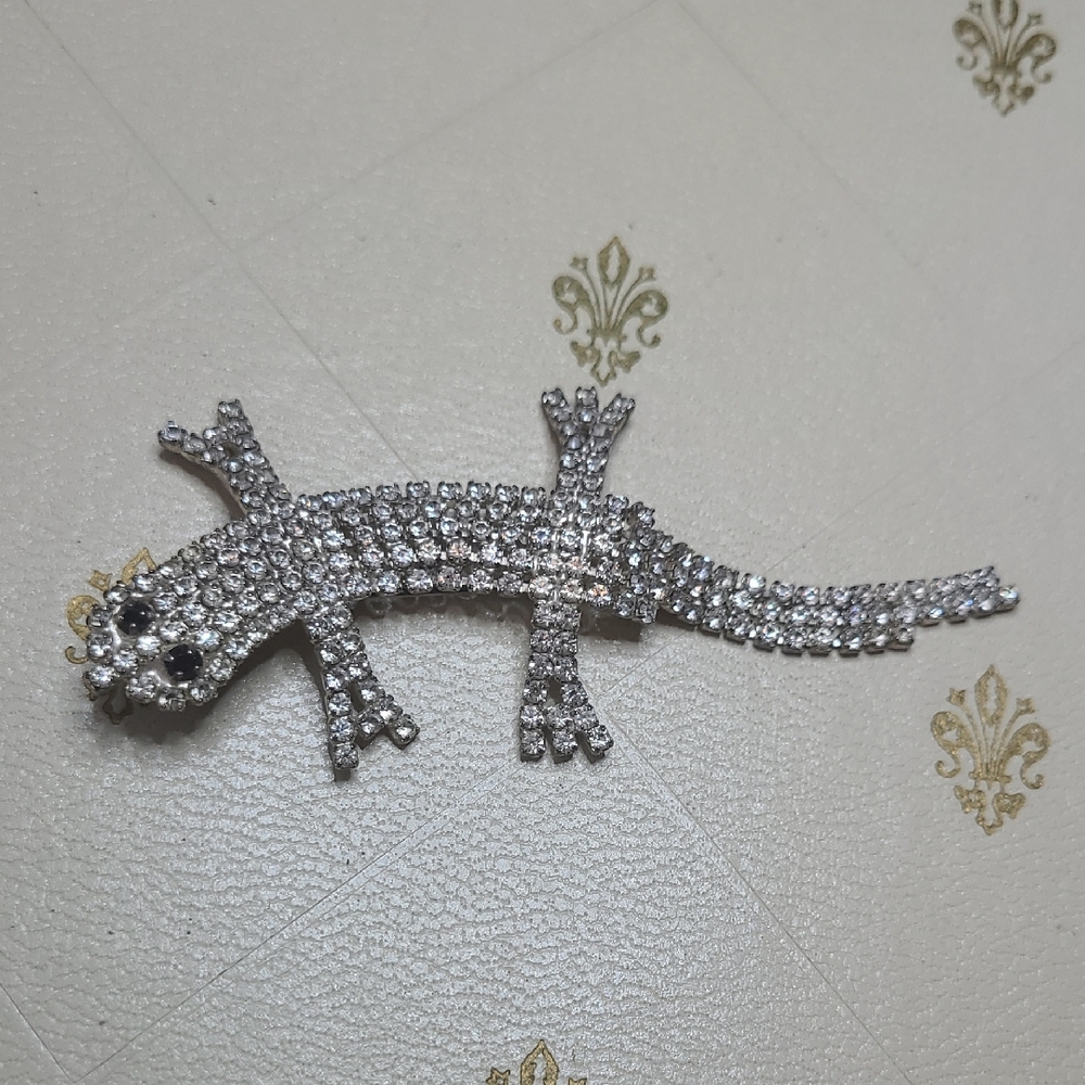 2/$22 Vintage Silver Rhinestone Lizard Brooch